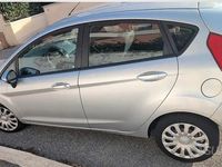 Begagnad Ford Fiesta 96 HK (70 kW) 2010 Grå Halvkombi