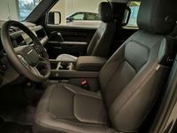 Usata Land Rover Defender SE Dynamic 200 CV (147 kW) 2026 Grigio scuro Station wagon