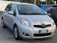 Usata Toyota Yaris 101 CV (74 kW) 2009 Gray Utilitaria