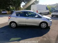 Usata Toyota Yaris Active 111 CV (81 kW) 2019 Grigio Berlina