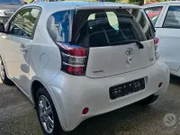 Usata Toyota iQ 90 CV (66 kW) 2011 Bianco Utilitaria