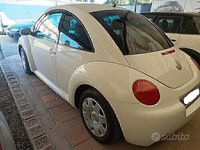 Usata VW New Beetle 101 CV (74 kW) 2006 Bianco Utilitaria