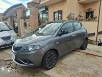 Usata Lancia Ypsilon Gold 69 CV (50 kW) 2023 Grigio Utilitaria