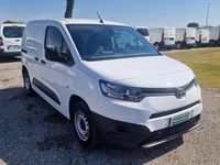 Begagnad Toyota Proace City Active 102 HK (75 kW) 2021 Vit Minibuss