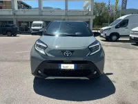 Usata Toyota Aygo X Lounge 72 CV (52 kW) 2024 Tarragon & black SUV