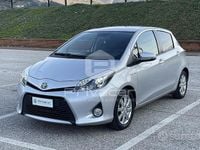 Usata Toyota Yaris Hybrid Lounge 75 CV (55 kW) 2014 Grigio Utilitaria