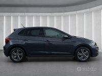 Usata VW Polo R-line 95 CV (69 kW) 2024 Grigio Utilitaria
