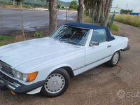 Usata Mercedes 560 245 CV (180 kW) 1987 Bianco Cabrio