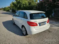 Usata Mercedes B180 Premium 109 CV (80 kW) 2014 Bianco Utilitaria