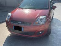 Usata Ford Fiesta 75 CV (55 kW) 2007 Rosso Berlina