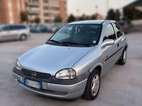 Usata Opel Corsa Swing 54 CV (39 kW) 1999 Grigio Berlina