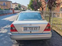 Usata Mercedes C220 95 CV (69 kW) 1994 Grigio Berlina