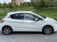 Usata Peugeot 208 Allure 68 CV (50 kW) 2014 Bianco Utilitaria