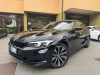 Usata BMW 318 156 CV (114 kW) 2023 Nero Berlina