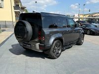 Usata Land Rover Defender SE Dynamic 248 CV (182 kW) 2022 Grigio SUV