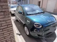 Używany Fiat 500e 42 kW (58 KM) 2023 Zielony Sedan/Limuzyna