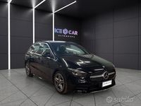 Begagnad Mercedes 200 150 HK (110 kW) 2022 Svart Minibuss