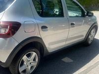 Usata Dacia Sandero Stepway 90 CV (66 kW) 2015 Grigio SUV