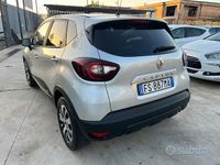 Usata Renault Captur Initiale Paris 110 CV (80 kW) 2018 Grigio metallizzato SUV