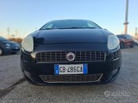 Usado Fiat Grande Punto Dynamic 77 HP (56 kW) 2009 Cinzento Citadino