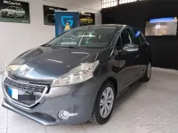 Usata Peugeot 208 68 CV (50 kW) 2015 Grigio Utilitaria
