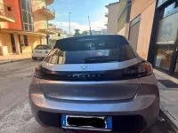 Usata Peugeot 208 Allure 56 kW (77 CV) 2022 Grigio Utilitaria