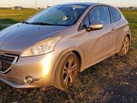 Usata Peugeot 208 Allure 114 CV (83 kW) 2012 Utilitaria