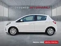 Usata Toyota Yaris Hybrid Cool 101 CV (74 kW) 2019 Bianco Utilitaria