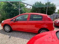 Usata Fiat Punto Lounge 95 CV (69 kW) 2017 Rosso Utilitaria