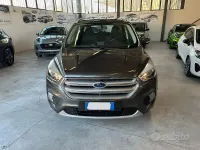 Usata Ford Kuga Titanium 120 CV (88 kW) 2017 Grigio SUV
