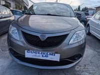 Usata Lancia Ypsilon Gold 69 CV (50 kW) 2018 Grigio Utilitaria