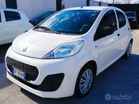 Usata Peugeot 107 68 CV (50 kW) 2013 Bianco Utilitaria