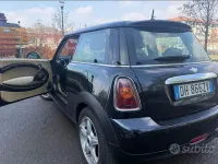 Usata Mini Cooper 120 CV (88 kW) 2007 Nero Utilitaria
