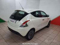 Usata Lancia Ypsilon 69 CV (50 kW) 2015 Bianco Utilitaria