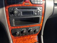 Usata Mercedes C200 122 CV (89 kW) 2005 Grigio Berlina