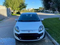 Usata Fiat Grande Punto 77 CV (56 kW) 2011 Bianco Utilitaria