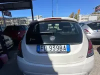 Usata Lancia Ypsilon Gold 95 CV (69 kW) 2016 Bianco Utilitaria