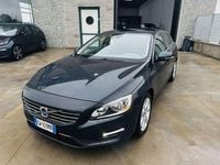 Usata Volvo V60 Momentum 136 CV (100 kW) 2014 Grigio Station wagon