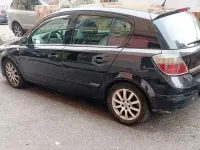 Usata Opel Astra 101 CV (74 kW) 2006 Nero Berlina