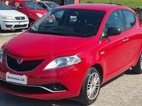 Usata Lancia Ypsilon Silver 69 CV (50 kW) 2017 Rosso Utilitaria