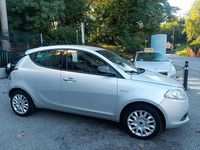 Usata Lancia Ypsilon Silver 69 CV (50 kW) 2014 Argento Utilitaria