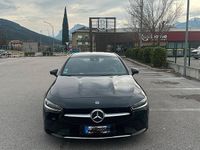 Usata Mercedes CLA200 150 CV (110 kW) 2020 Nero Station wagon