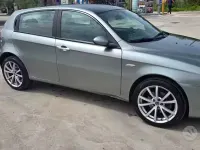 Usata Alfa Romeo 147 150 CV (110 kW) 2005 Grigio Utilitaria