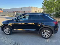 Usata VW T-Roc 116 CV (85 kW) 2024 Bluazzurro SUV