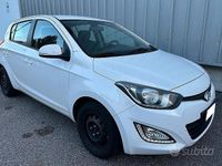 Usata Hyundai i20 75 CV (55 kW) 2013 Bianco Berlina