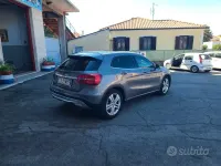 Käytetty Mercedes GLA180 Premium 109 HP (80 kW) 2016 Harmaa Katumaasturi