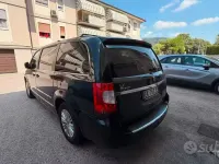 Usata Lancia Voyager 163 CV (119 kW) 2011 Nero Monovolume