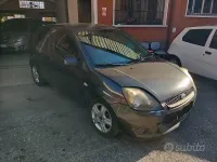 Usata Ford Fiesta Ghia 75 CV (55 kW) 2008 Grigio Utilitaria