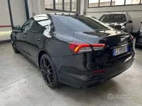 Begagnad Maserati GranSport 330 HK (242 kW) 2021 Svart Sedan