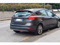 Begagnad Ford Focus 120 HK (88 kW) 2015 Grå Sedan